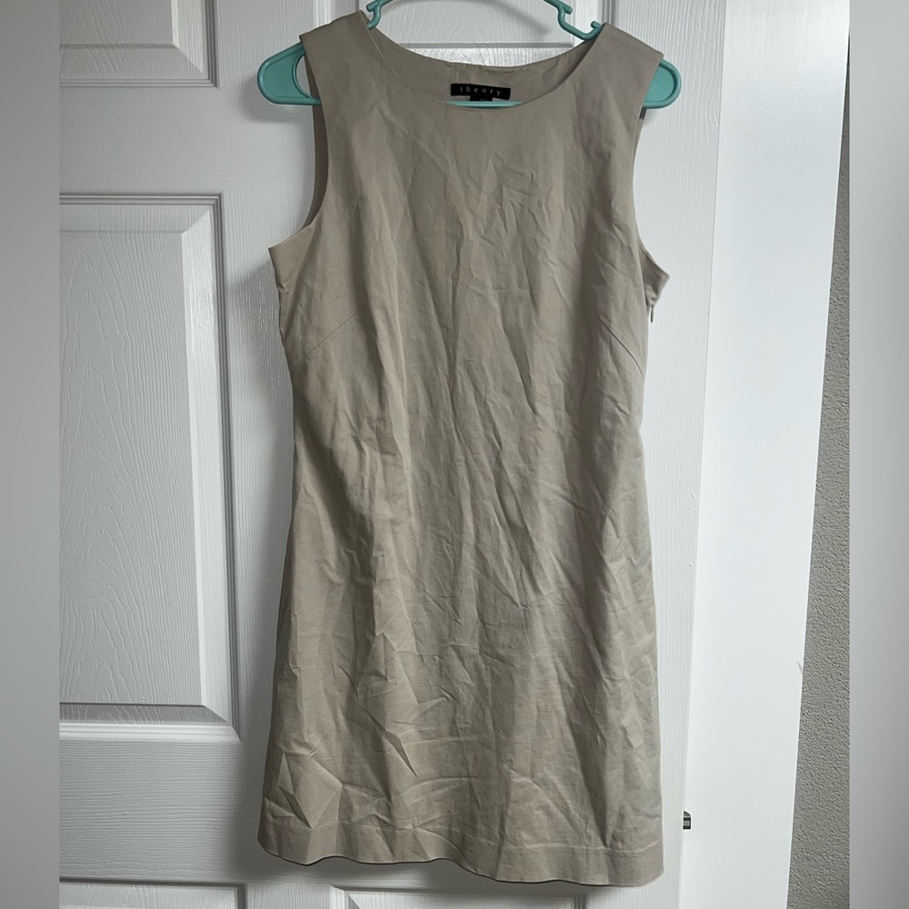 Sleeveless Fitted Dress in Good Wool | size: 6